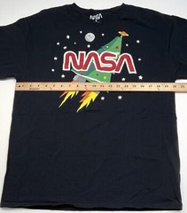 NASA Adult LARGE Black S/S Christmas Tree Rocket Graphic T-SHIRT Cotton EUC