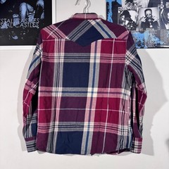 Levi’s burgundy plaid button-up pearl snap shirt Size M