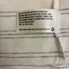 Goodfellow Men’s T-Shirt Crew Neck White with grey Sripes Size L
