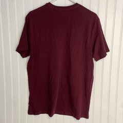 Guess Men Short Sleeve T-Shirt Gold Burgundy Crewneck Logo Triangle Size M