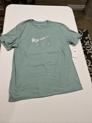 Nike Shirt Men’s Large Light Green Short Sleeve Nike Air Adult Casual Sport New!