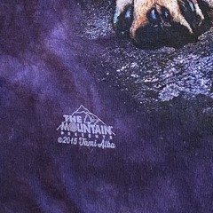 2 The Mountain T-Shirts Tami Alba -Wolves & Bergamo -Against All Odds Bison Sz S