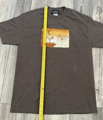 Looney Tunes T Shirt Mens Size Large Classic Collection Roadrunner Wile E Coyote