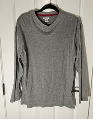 IZOD Men’s Gray V-Neck Long Sleeve Cotton Viscose Knit Tee L Regular