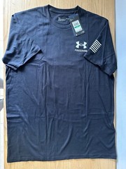 Under Armour 1370810 UA Men’s NEW Freedom Flag Cotton Loose Fit Graphic T-Shirt