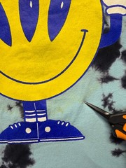 Alab T Shirt Mens Large Blue Black Tie Dye Graphic Alien Smiley Face Come Peace