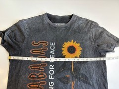 Valabasas Vintage Size M Graphic T-Shirt “Looking For Peace” Edgy Streetwear