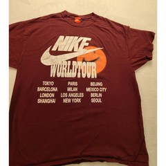 Nike World Tour Graphic T-Shirt Men’s XL Maroon Burgundy Short Sleeve Cotton