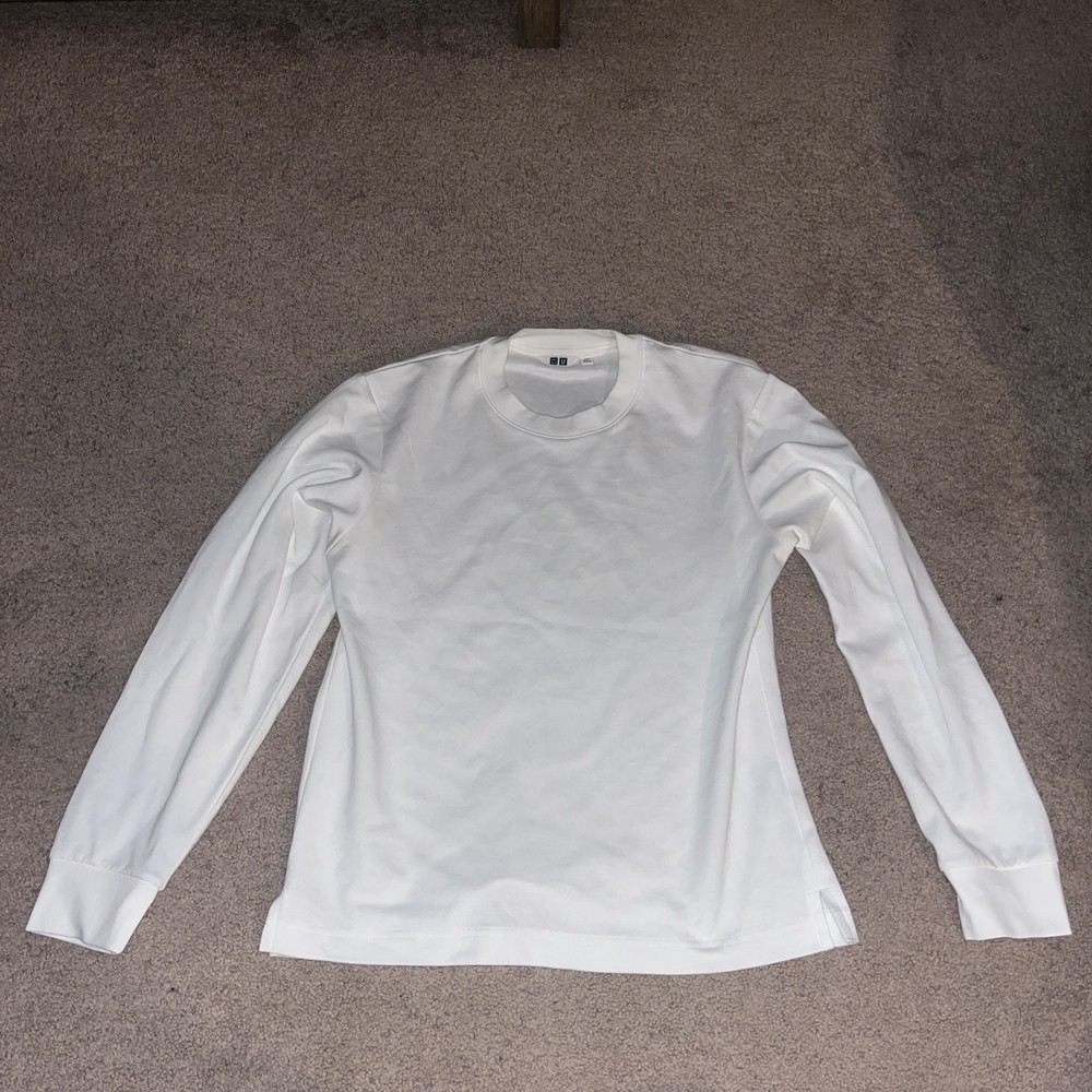 Uni Qlo White Long Sleeve
