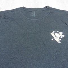 Johnnie-O Men’s M Pittsburgh Penguins NHL Crew Neck T-Shirt Charcoal SS