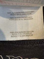 Used vintage concert t-shirt. Size is small (34-36)