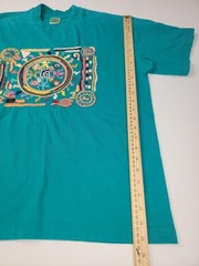 VTG Tip’s Club Classics green hand embroidered Carlos Rosales Guatemala Shirt XL