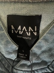 boohooMAN Blue Denim V-Neck Short Sleeve T-Shirt Regular Fit Size S Logo