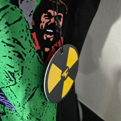 FaZe Clan Men’s Nuke Squad Skull Graphic T-Shirt Black Yellow Green Red Size L