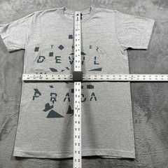 Tultex T-Shirt Mens Small Heather Gray The Devil Wears Prada Graphic Crew Neck