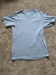 Eddie Bauer Men M Blue V-Neck Short Sleeve T-Shirt