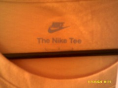 NEW NIKE SPORTSWEAR “Embroidered Logo Tee” MEN’S YELLOW T-SHIRT L AR4997-709