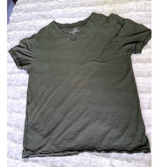 Helix Olive Green Slub Knit V-Neck T-Shirt Men’s Sm Casual Distressed Hem Sz Sm