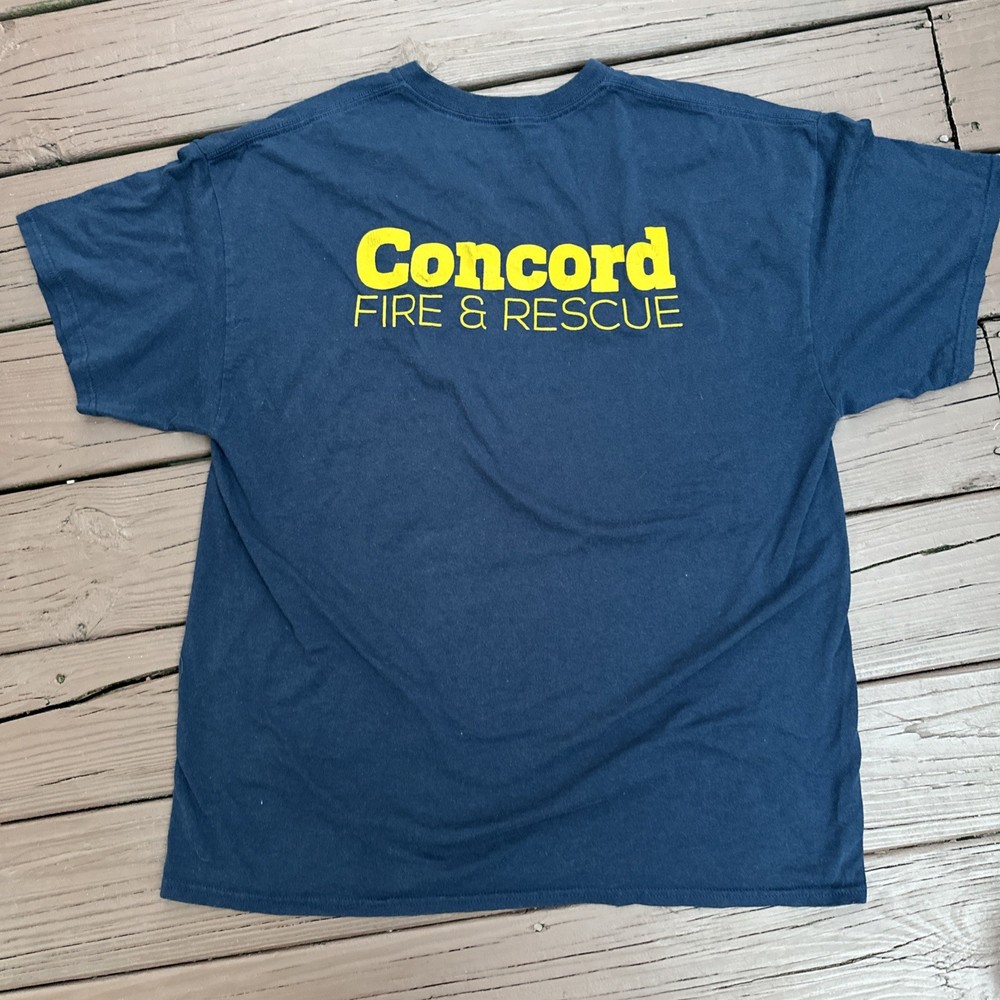 Concord Fire & Rescue T-Shirt Men’s Size XL Blue Fireman Firefighter