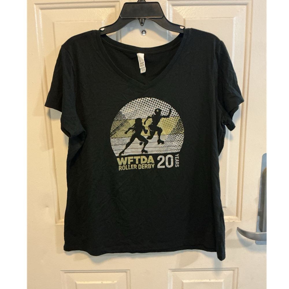 District Unisex Black Graphic Logo V-Neck Short Sleeve T-Shirt Roller Derby XL