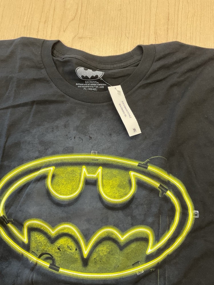 Batman Neon Yellow Logo Black XL Tshirt DC Comics