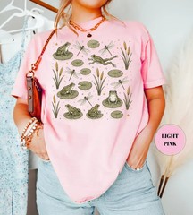 Frogs Lily Pad Comfort Tee Cottagecore Pond Nature Lover Cozy Soft