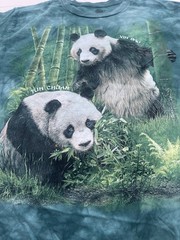 The mountain T-shirt panda bears XIN BAO ,YUN CHUAN, New Size Large