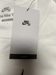 2025 Nike SB Krampus Shirt. White. Loose Fit. HV2195 100 Men’s Size Large. New.