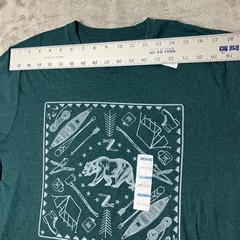 Old Navy Camping Bear Graphic Tee L Green Outdoors Nature Casual Streetwear