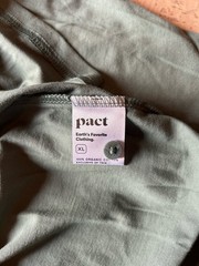 PACT Men’s Cotton Knit Solid Henley Long Sleeve T-Shirt XL Green 3-Button