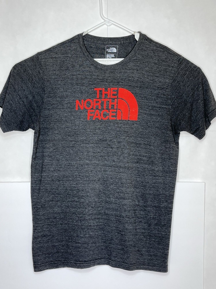 The North Face T-Shirt Standard Fit Gray Red Graphic Logo Size XL