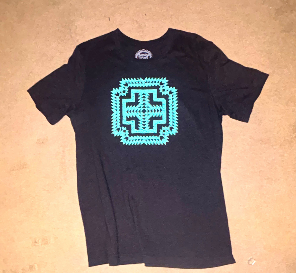 Sterling Kreek Women’sShort Sleeve T-Shirt Black Graphic Print Crew Neck Size L