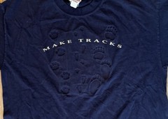 Vintage Discovery Channel Store Make Tracks Blue Animal Prints T Shirt Size XL