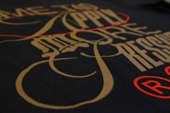 OUTRANK “APPLY MORE PRESSURE” SNEAKER T-SHIRT Black Retro 9 Olive
