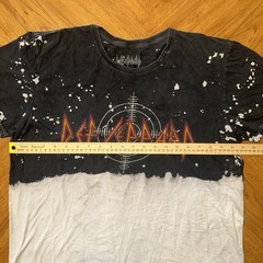Def Leppard Tshirt Size Large Black White 2-Tone Colorblock Band Tee Rock