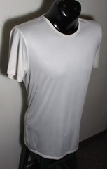 UNI QLO White Short Sleeve Compression T-Shirt Size L NWOT