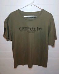 Men’s Grunt Style “Grumpy Old Vet” 100% Combed Ringspun Cotton Tshirt Size XL
