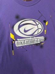 Nike Athletic Gear Purple Basketball T-Shirt Men’s L Modern Retro Style