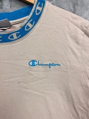 Champion T-Shirt Embroidered Logo Ribbed Collar Crew Neck Size M
