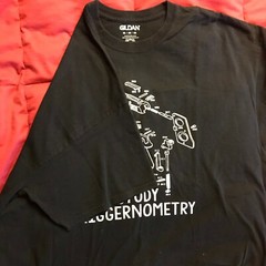 Men’s T Shirt-2XL-Black -novelty-Gun- Screen Print graphic tee -plain back-