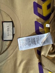 GUCCI Mirror Logo-Print Camel T-Shirt w/ Purple & Yellow Size Medium AUTHENTIC
