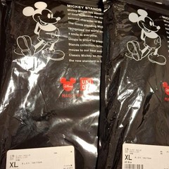 Uniqlo Mickey Stands Graphic Tee XL 2-Pack White Navy