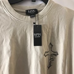 Boohoo Man Men’s Oversized Cross Renaissance T-Shirt Tee Size L Beige Tee New