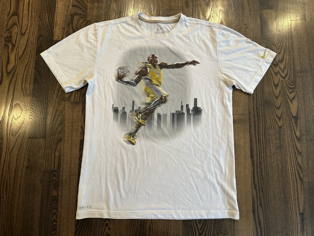 Vintage Nike 2014 KOBE BRYANT Mamba T-Shirt Tee Size Medium M (589459-100)