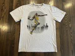 Vintage Nike 2014 KOBE BRYANT Mamba T-Shirt Tee Size Medium M (589459-100)
