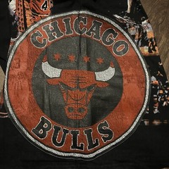 Sergio Calabasas Bulls Micheal Jordon NBA Champions Tee Men’s Medium Oversized