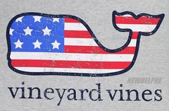 NWT Vineyard Vines Men SS Pocket Crew Tee T-Shirt “SS DISTRESSED FLAG WHALE”