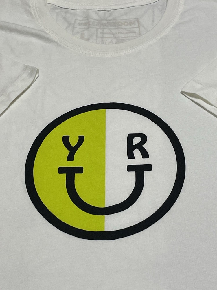 Mellow Mushroom Yellow Room Skater Smiley Face T-Shirt Large 420