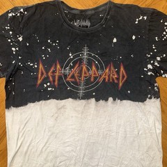 Def Leppard Tshirt Size Large Black White 2-Tone Colorblock Band Tee Rock