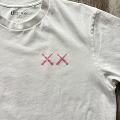 KAWS x UNIQLO UT Graphic T-shirt Mens Size Small XX Logo Short Sleeve Unisex Tee